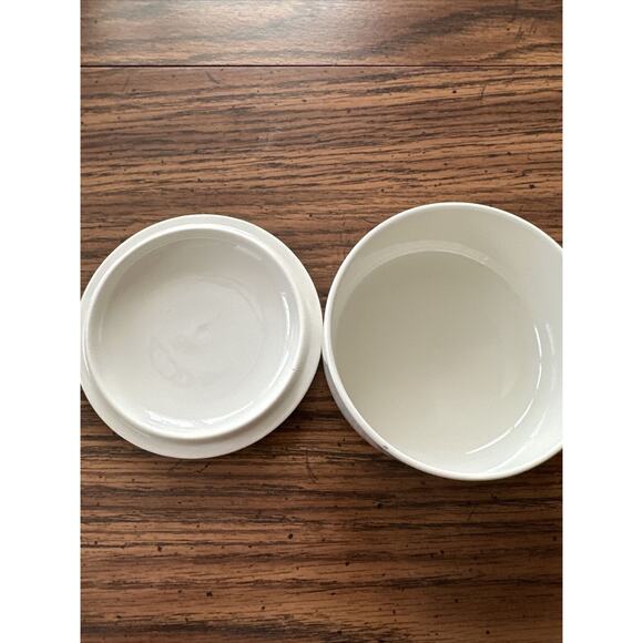 Villeroy & Boch  4" Trinket Box w/Lid Laplau Design Naif Country Winter Buggy - Picture 5 of 6